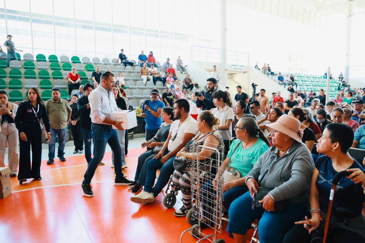 Tlajomulco entrega 400 despensas del programa de atención alimentaria