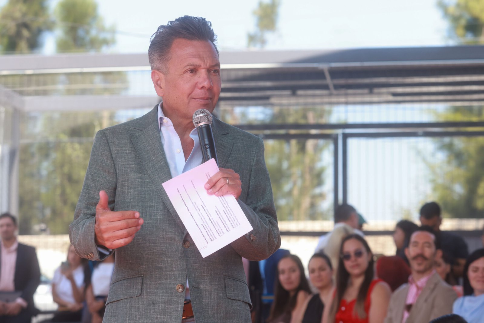 Lemus impulsa decreto para garantizar salud universal para niñas y niños 