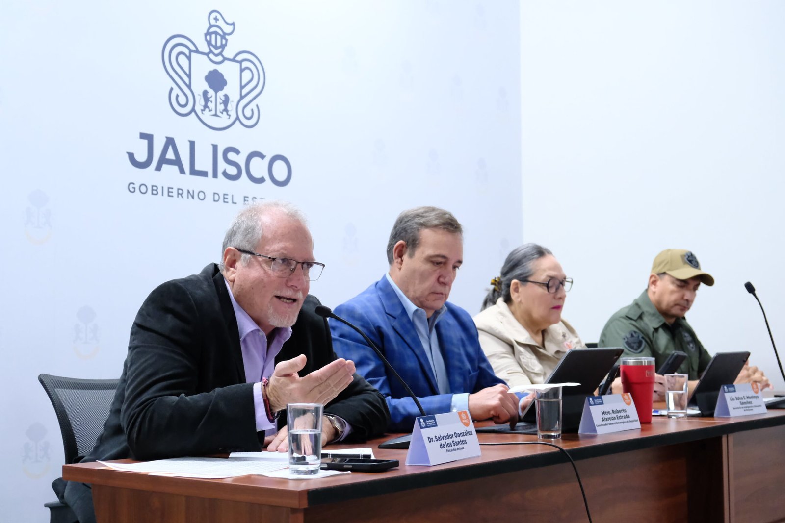 Cae banda de falsificadores y sentencian a sicario