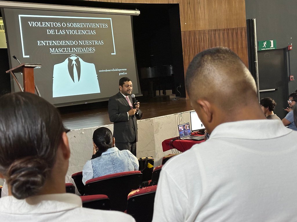 Reflexionan sobre violencia desde la mirada masculina