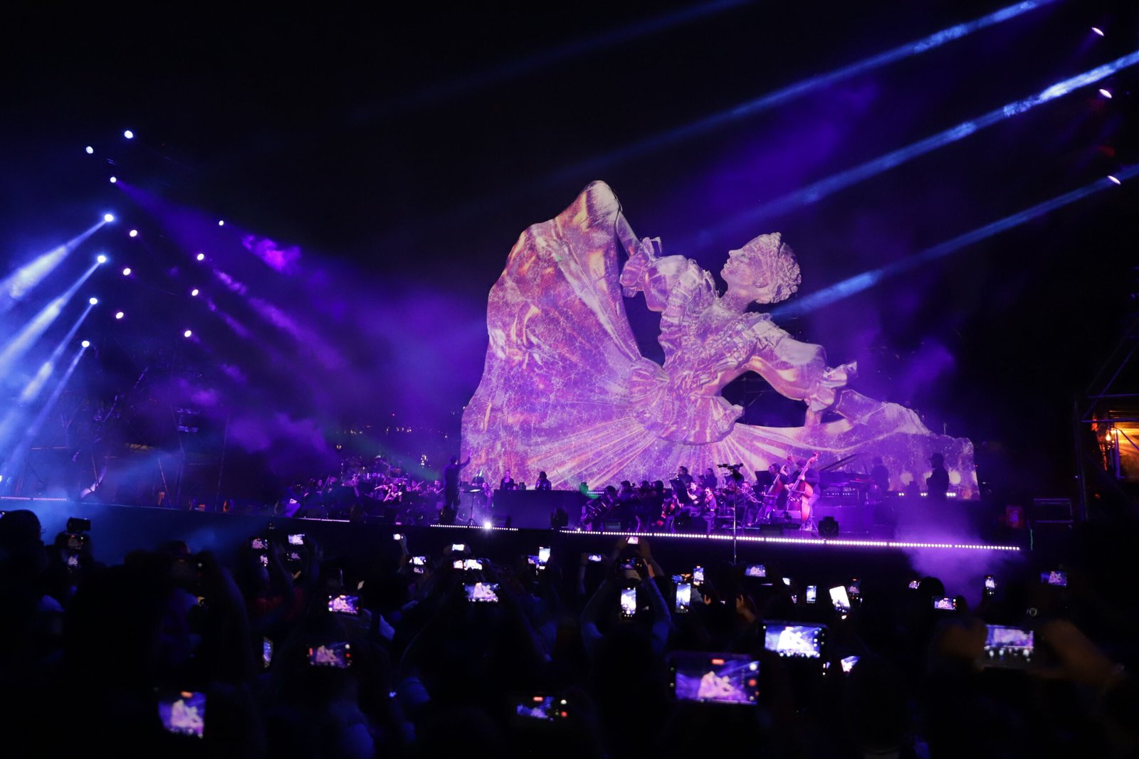 Inicia GDLuz 2026 con más de 220 mil asistentes 