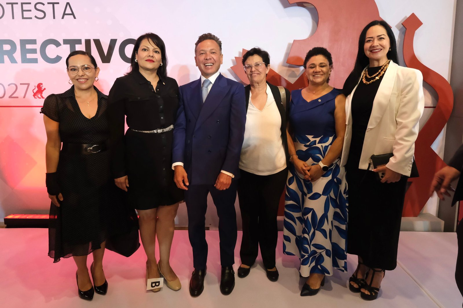 Lemus convoca a empresarios a acelerar proyectos estratégicos