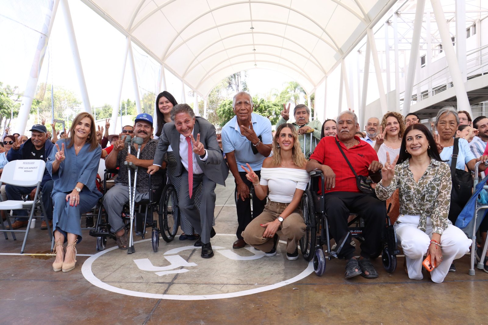 Zapopan entrega apoyos ortopédicos a 170 personas 