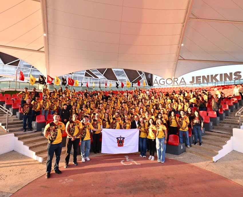 Rectora abandera a atletas que participarán en Campeonato ANUIES