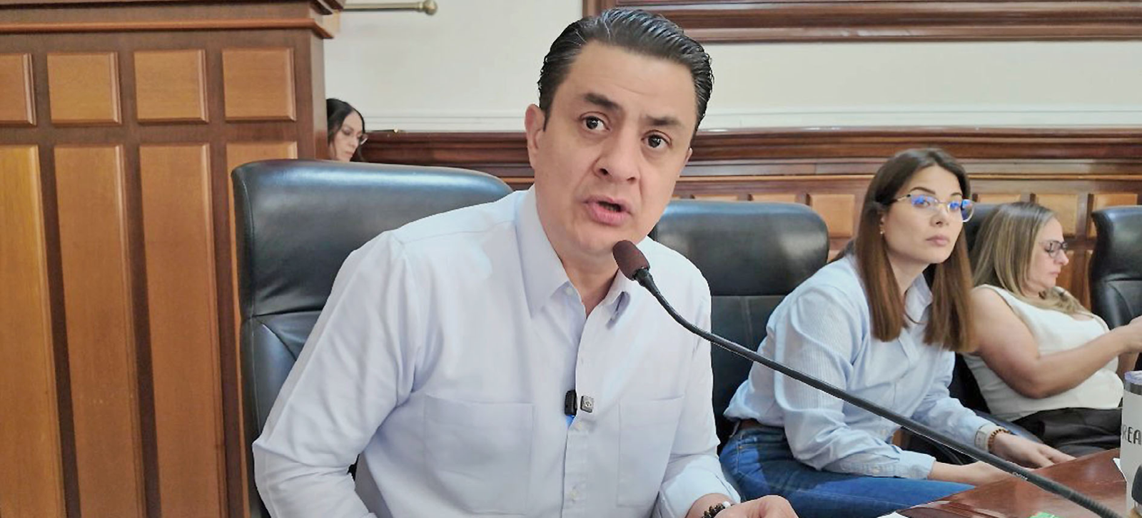 Regidor busca frenar autopromoción política 