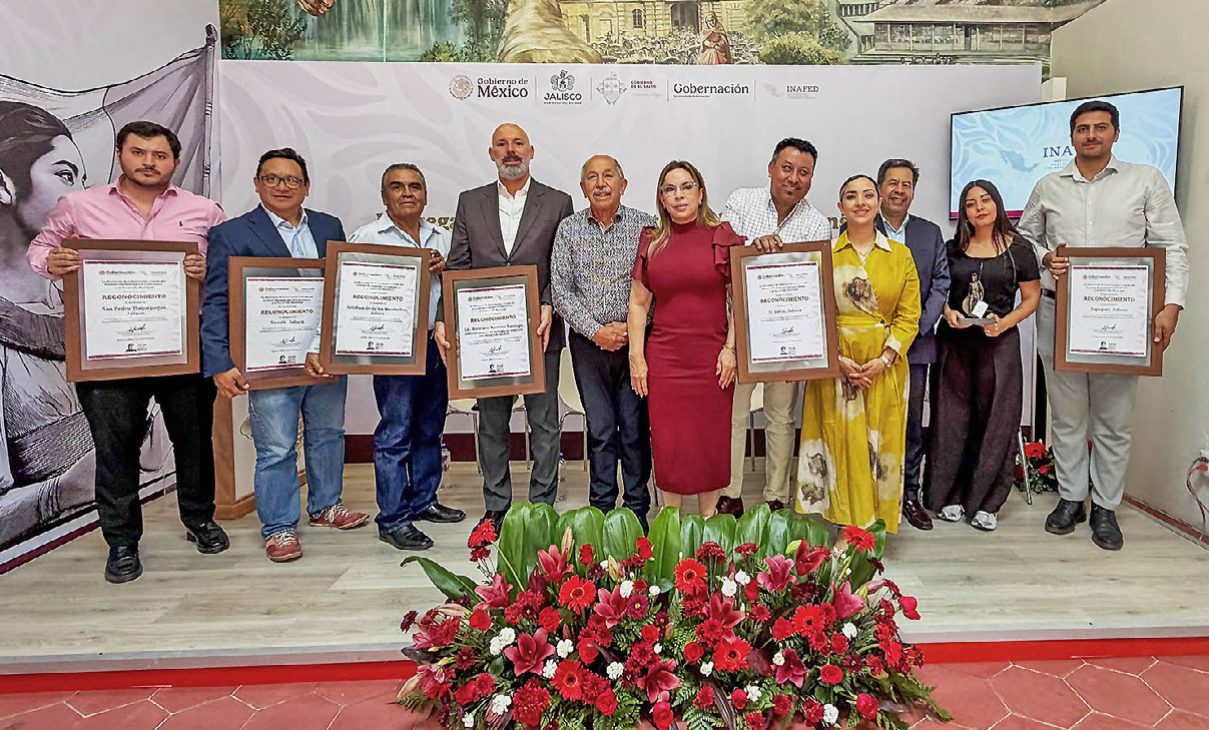 El Salto recibe reconocimientos del INAFED 