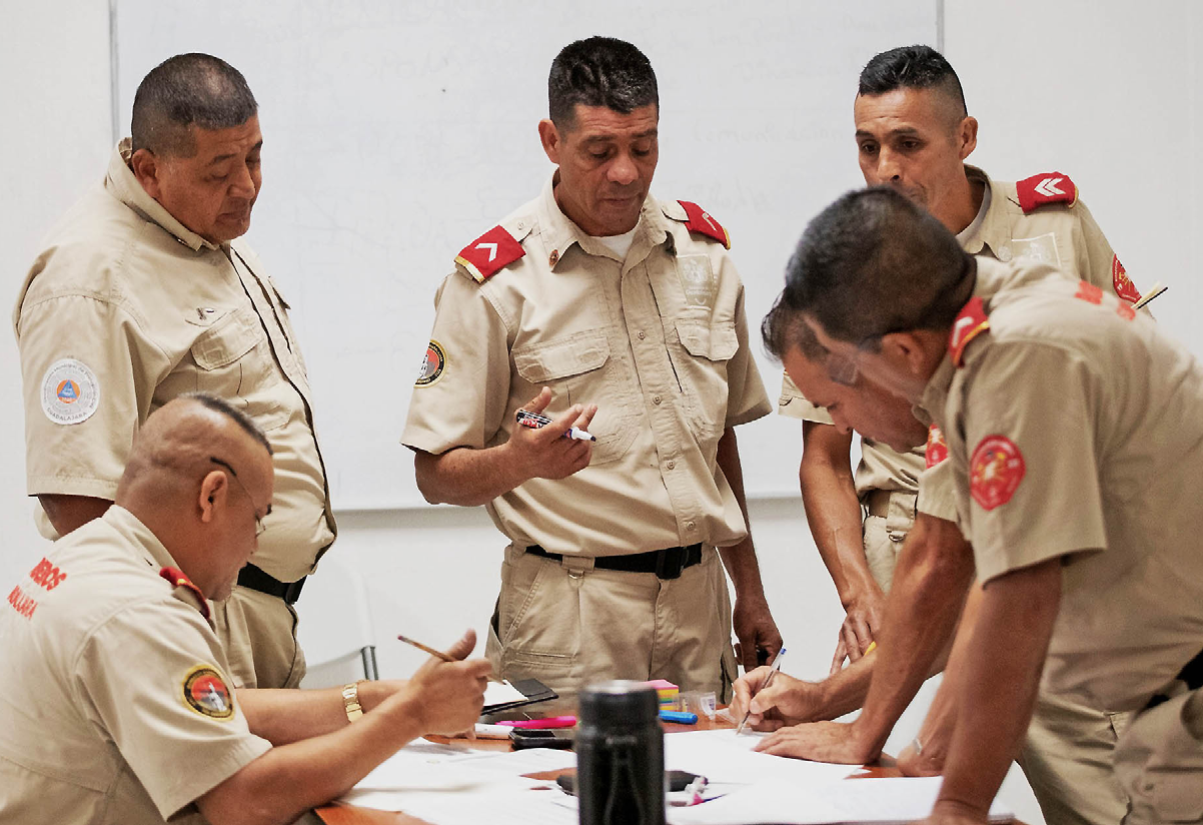Protección Civil y Bomberos de GDL capacita a mandos 