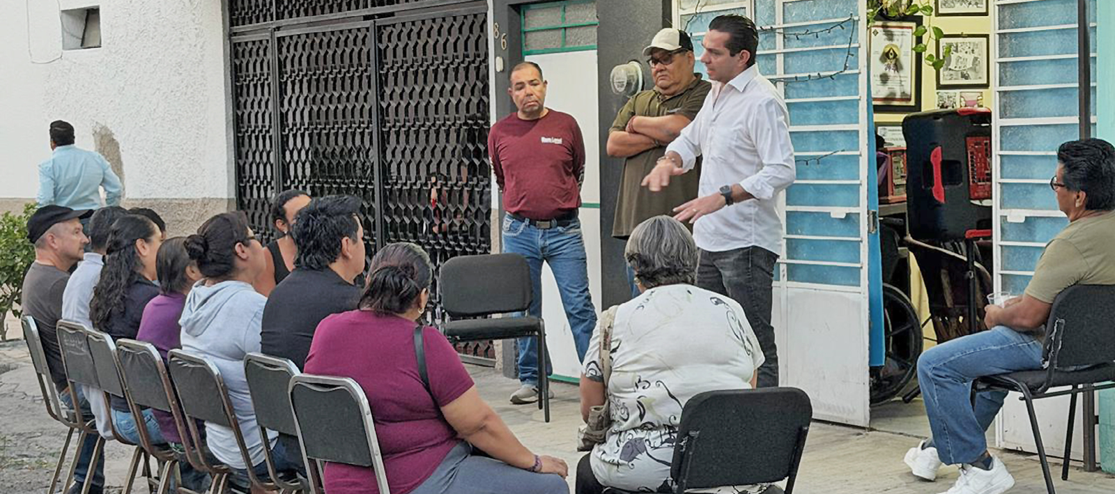 Regidor alerta por riesgos en vialidades y cauce contaminado
