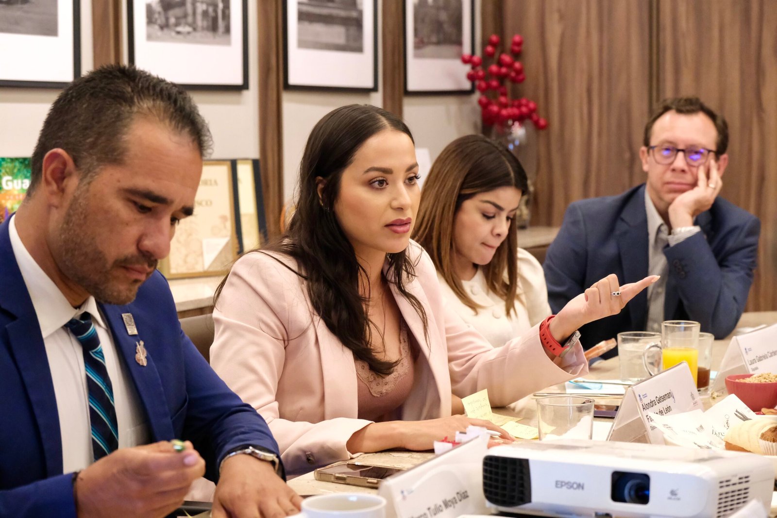 SEDECO presenta programas y acciones ante el Congreso