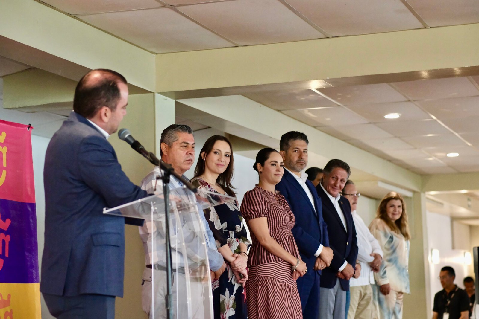 Zapopan reconoce a docentes y refrenda apoyo a la educación 