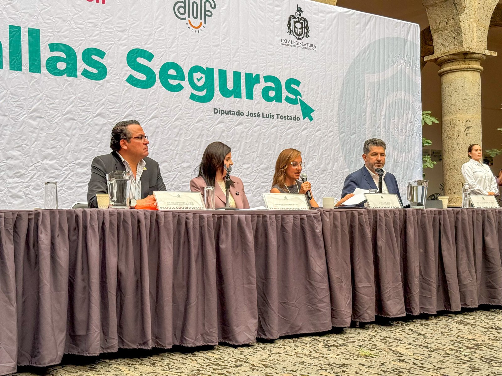 Aprueban Ley de Pantallas Seguras para menores