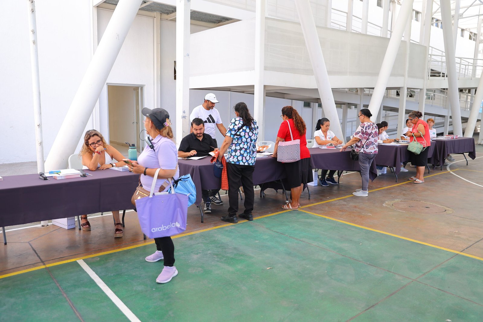 DIF Zapopan entrega tarjetas con descuentos en salud