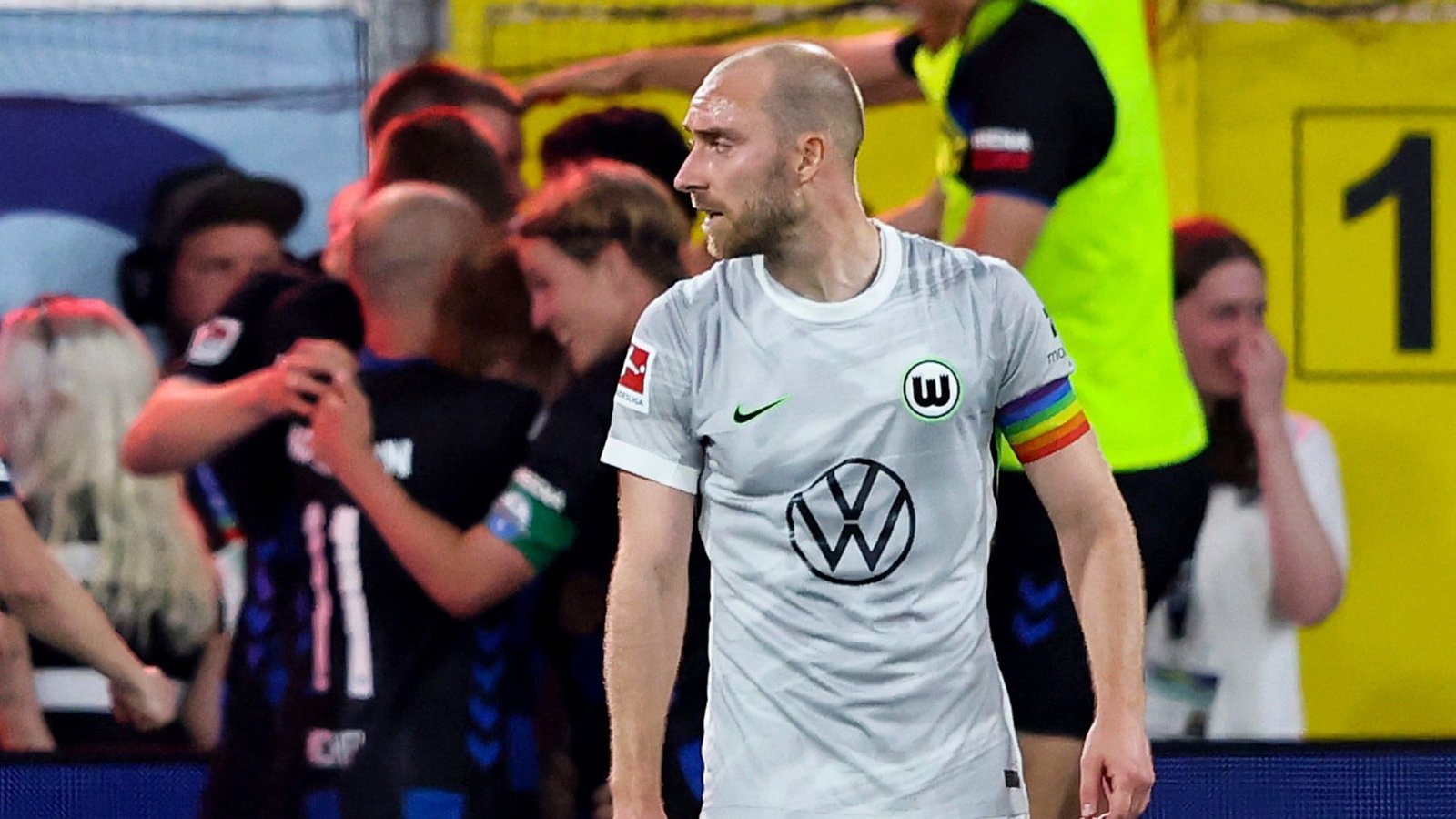 ¡Golpe histórico en la Bundesliga! Wolfsburg desciende por primera vez con Eriksen como capitán