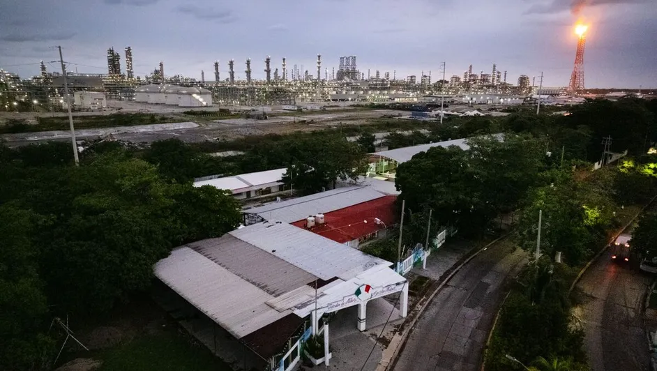 Megaproyecto y seguridad: Escuelas de Dos Bocas se reubican por Pemex