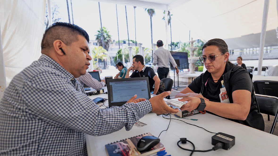 Exhortan a servidores públicos a presentar declaración
