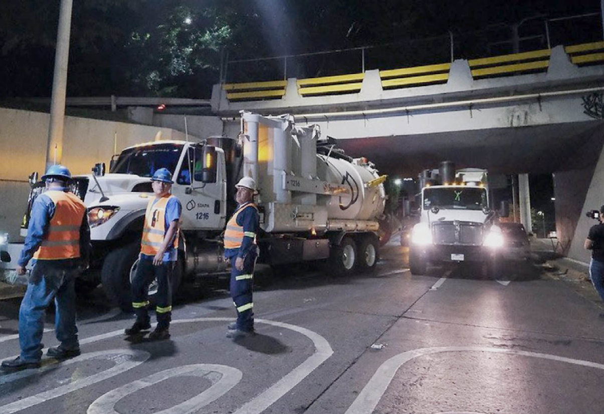 SIAPA refuerza limpieza pluvial en Lázaro Cárdenas ante el temporal
