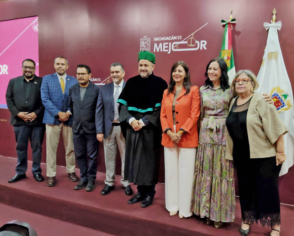 Villanueva recibe Honoris Causa