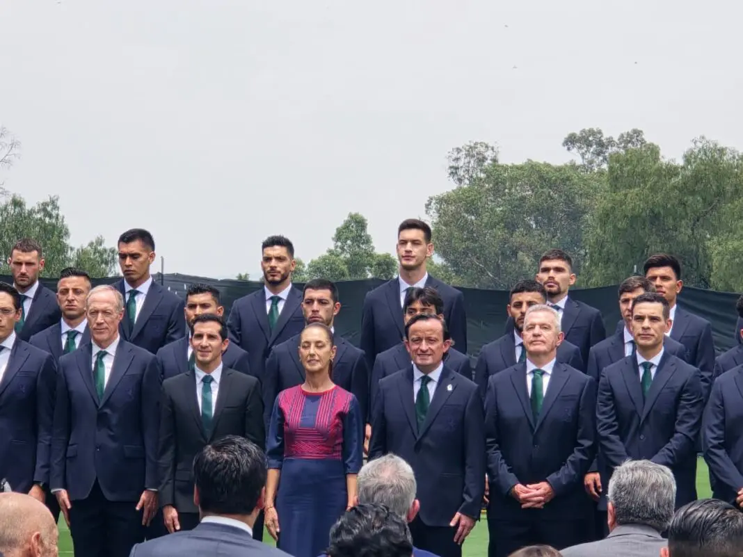 Sheinbaum transmite 'buena vibra' al Tri rumbo a México 2026