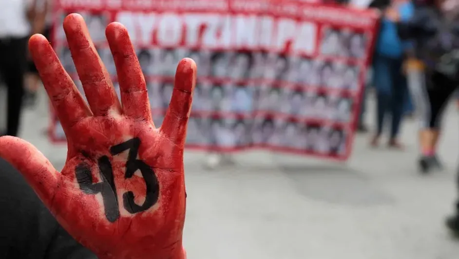 Padres de los 43 intensifican lucha en CDMX