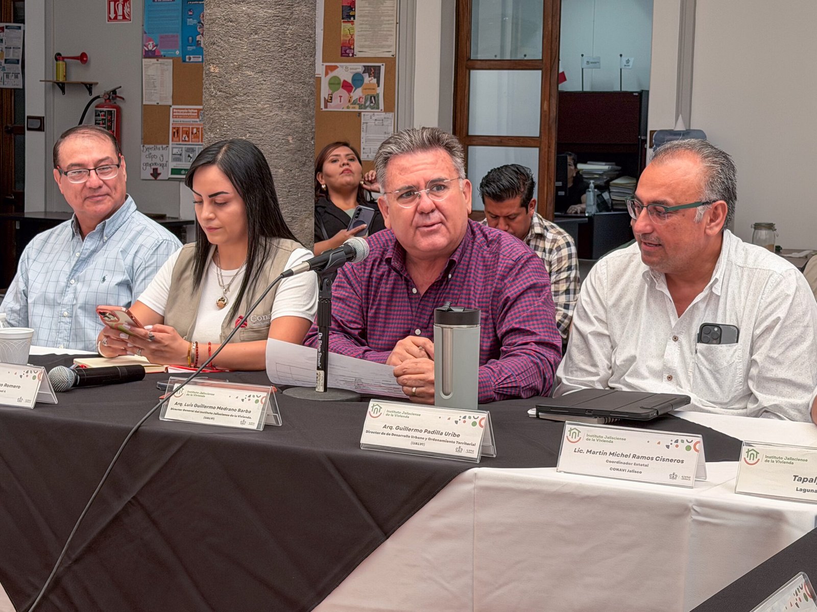 Capacitan a alcaldes para dar certeza jurídica a programa de vivienda