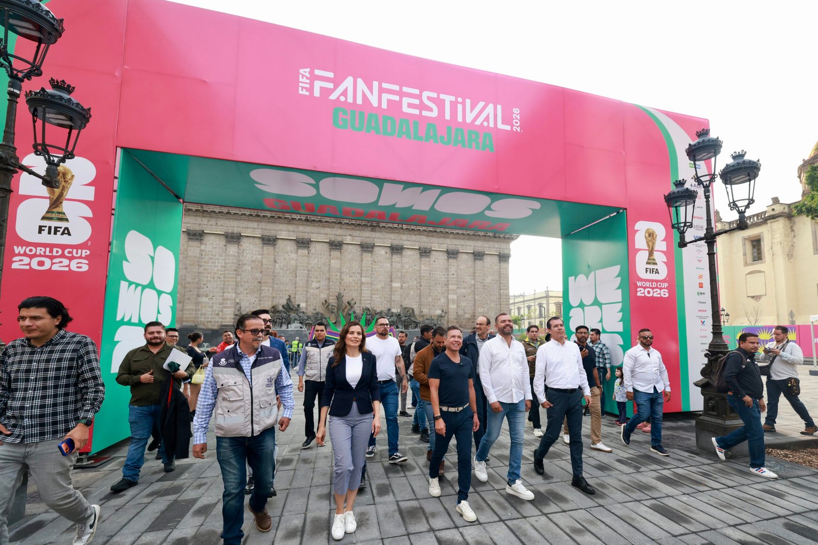 Entregan obras de renovación en Plaza Fundadores y Plaza Tapatía