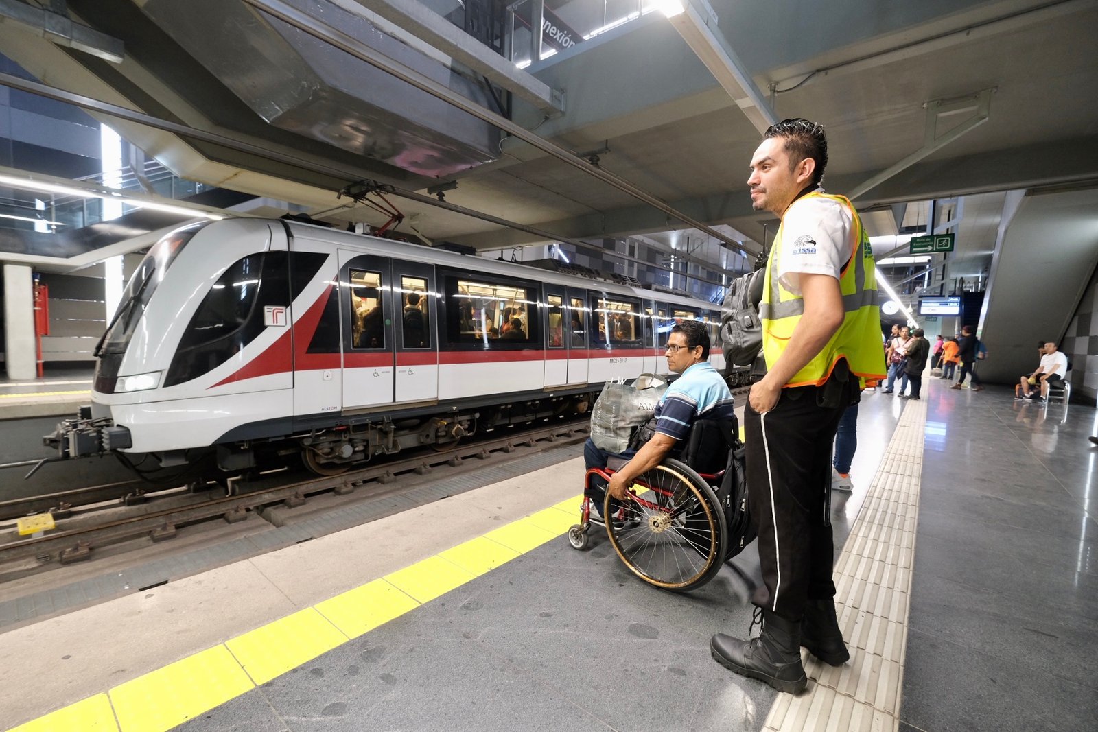 Amplía SITEUR horarios y capacidad de transporte 