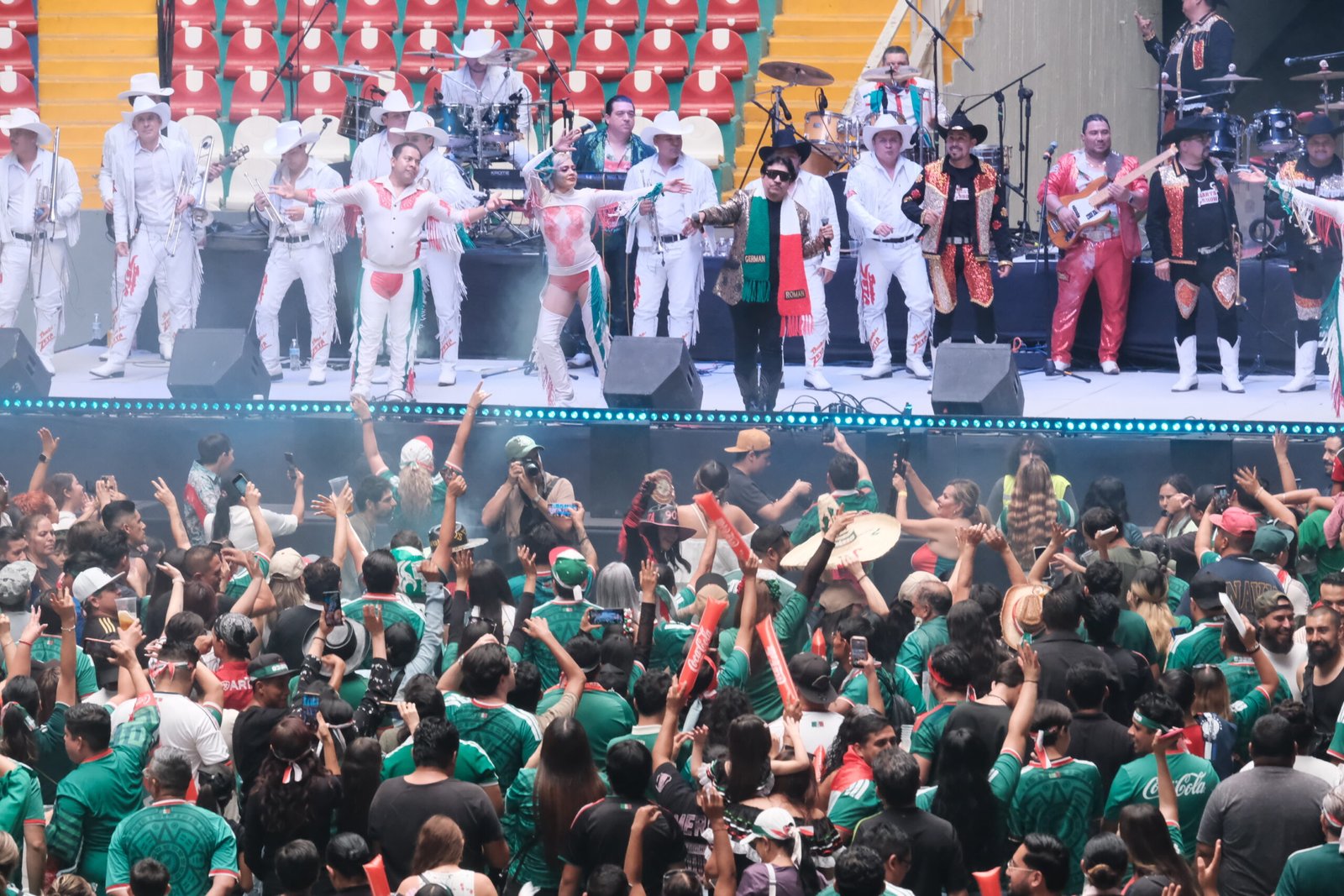 Acuden 8 mil 500 al Auditorio Benito Juárez