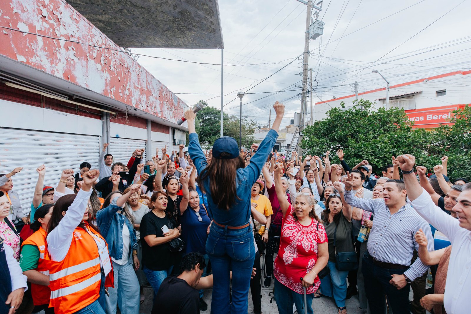 Anuncia Vero Delgadillo renovación de calles y mercado en El Retiro