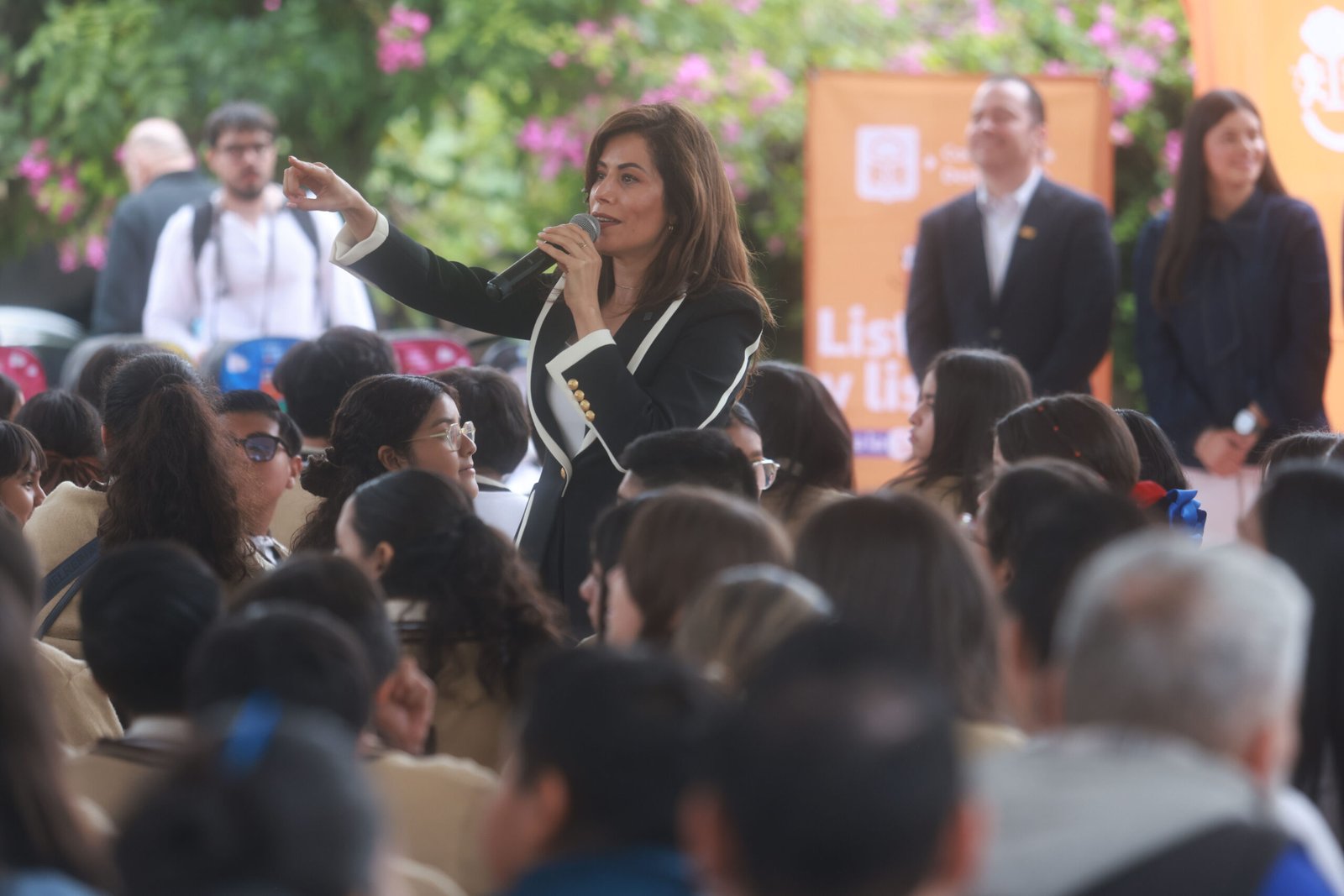 Arranca en GDL entrega de útiles y uniformes escolares