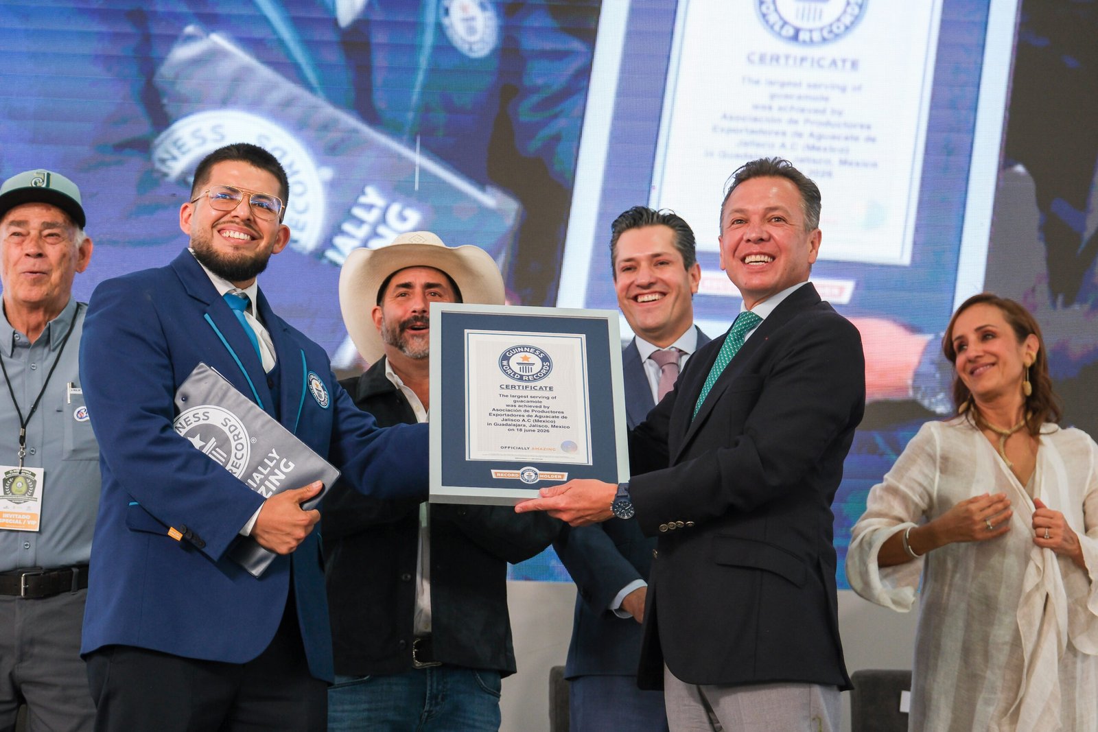 Jalisco rompe Récord Guinness con guacamole de 12.6 toneladas