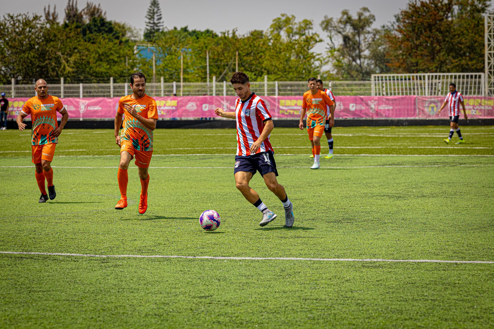 Zapopan reúne a exjugadores del Rebaño y familias en partido de convivencia