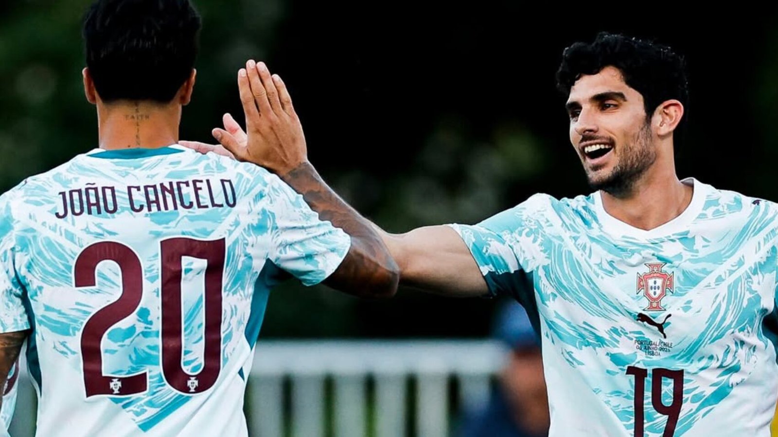 Portugal vence a Chile en amistoso frenético