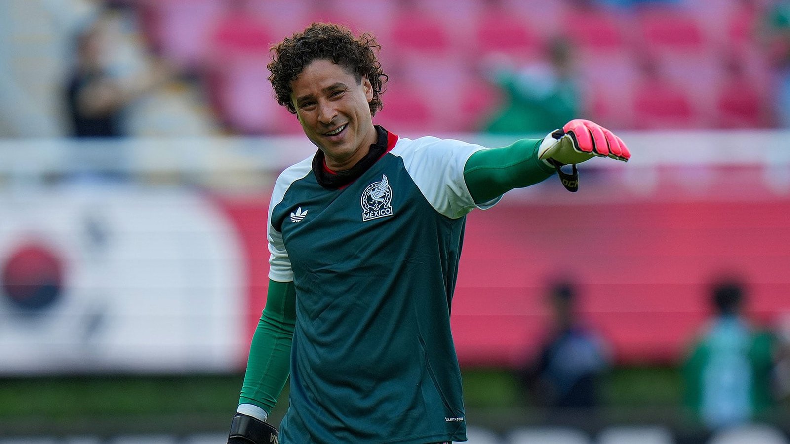 Ochoa, ¿el homenaje mundialista que merece en su sexta cita?