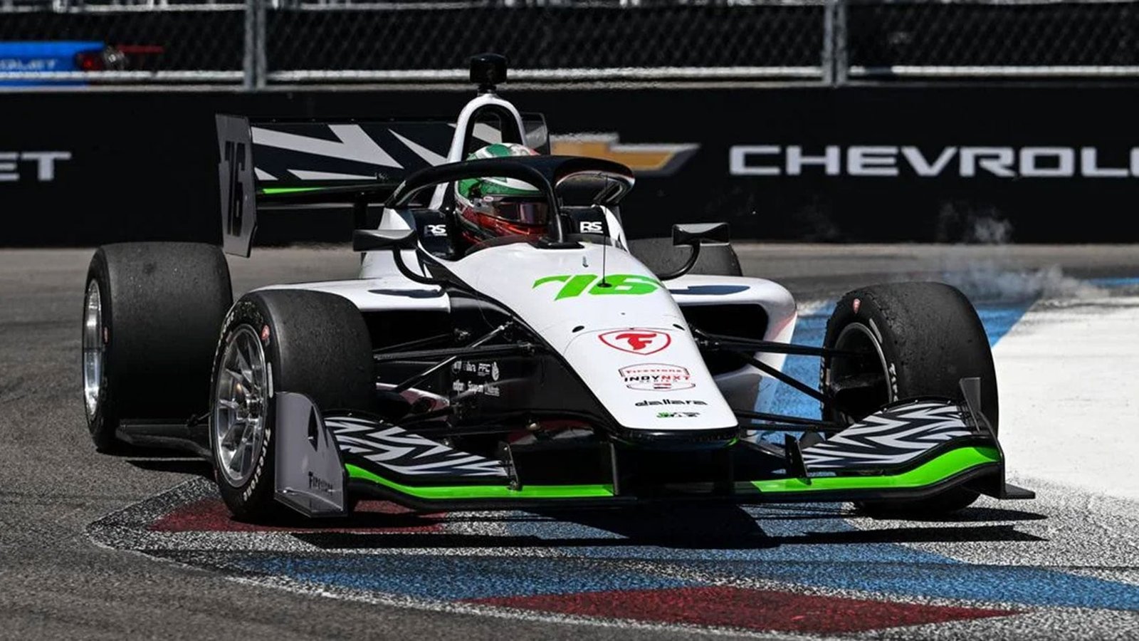 Ricardo Escotto termina en el puesto 19 de la carrera INDY NXT en el World Wide Technology Raceway