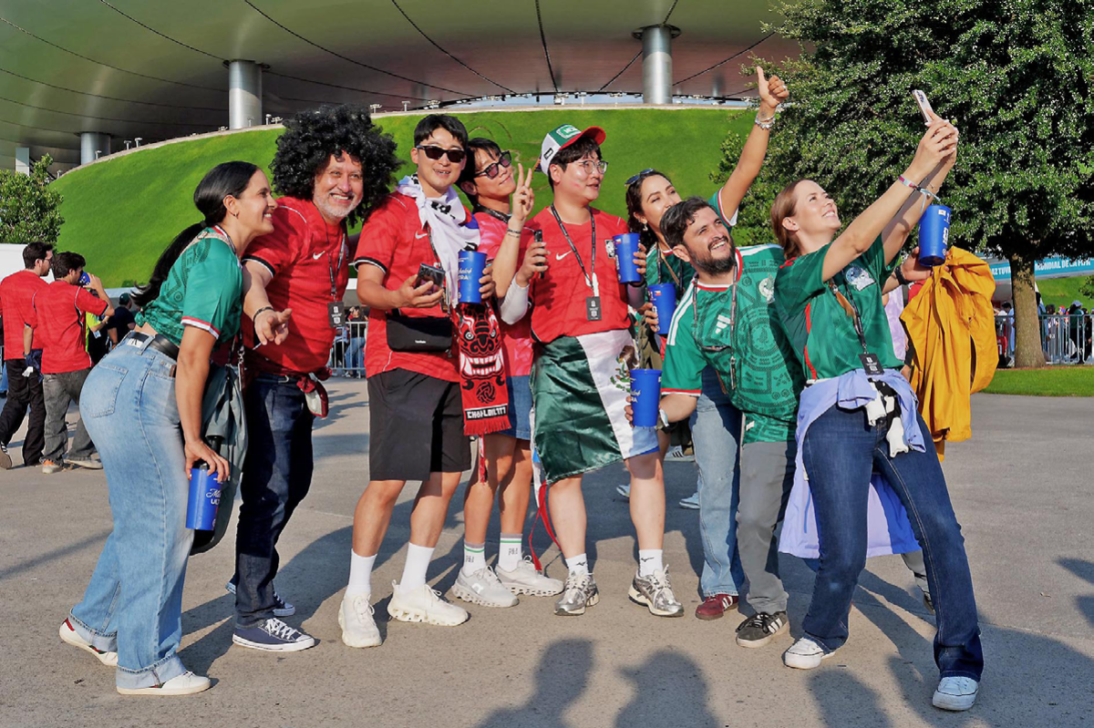 Lemus suspende clases por partido contra Corea