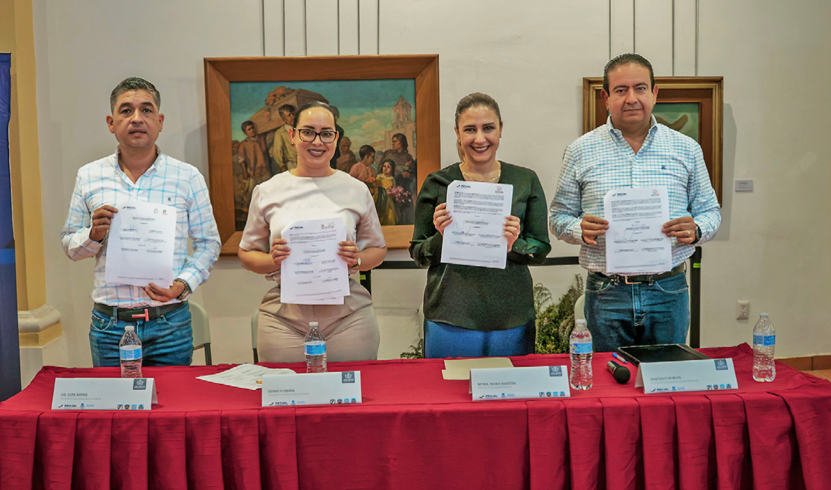 Entregan créditos a 54 negocios de Costa Sur y Sierra de Amula