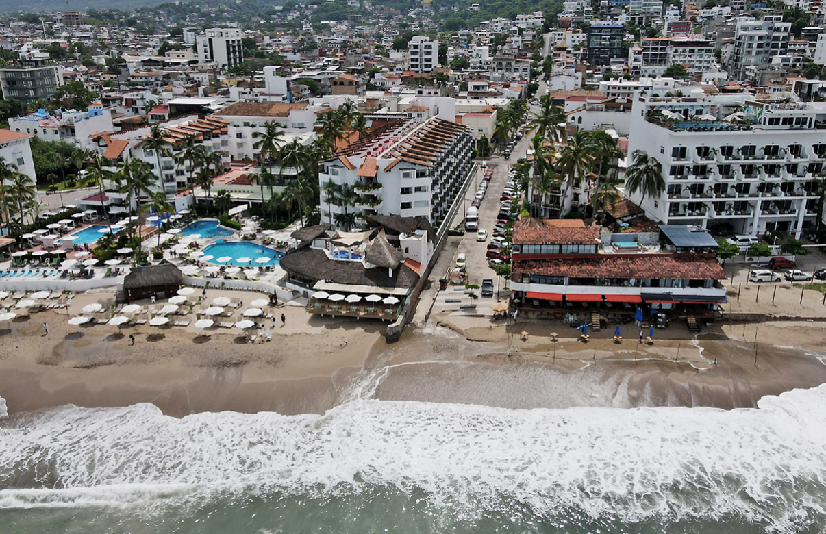 Pierde playa Holi más de 13 mil metros cuadrados en una década