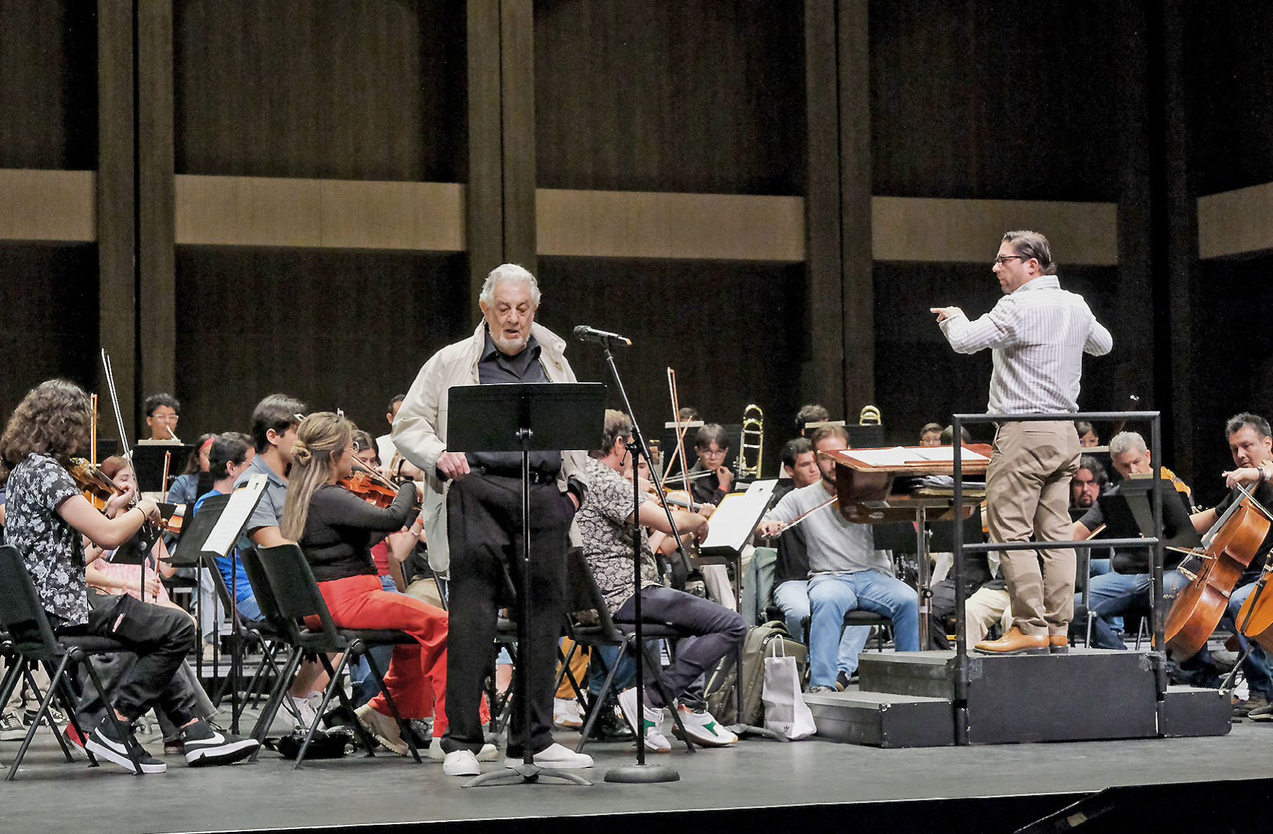 Plácido Domingo regresa a Guadalajara y revive sus primeros pasos en la música