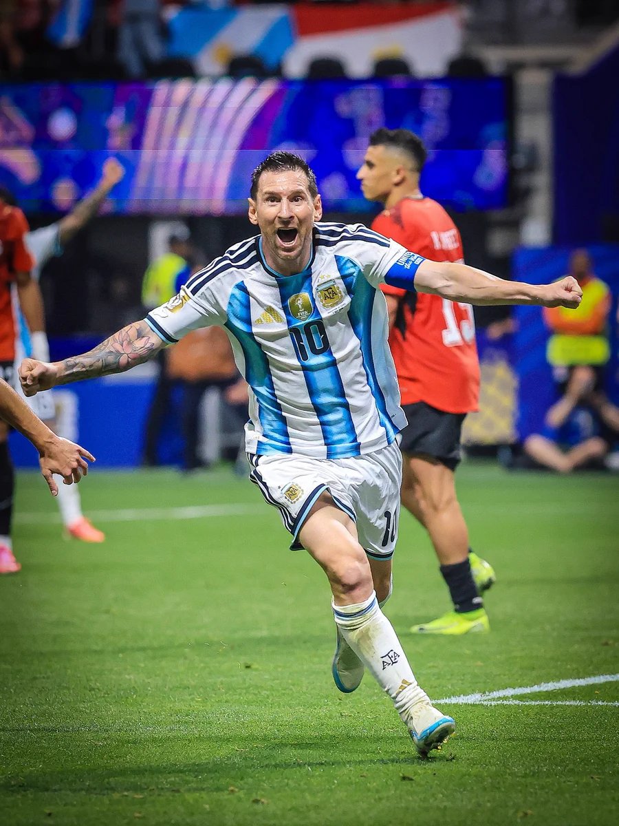 EL REY SUFRE, PERO AVANZA