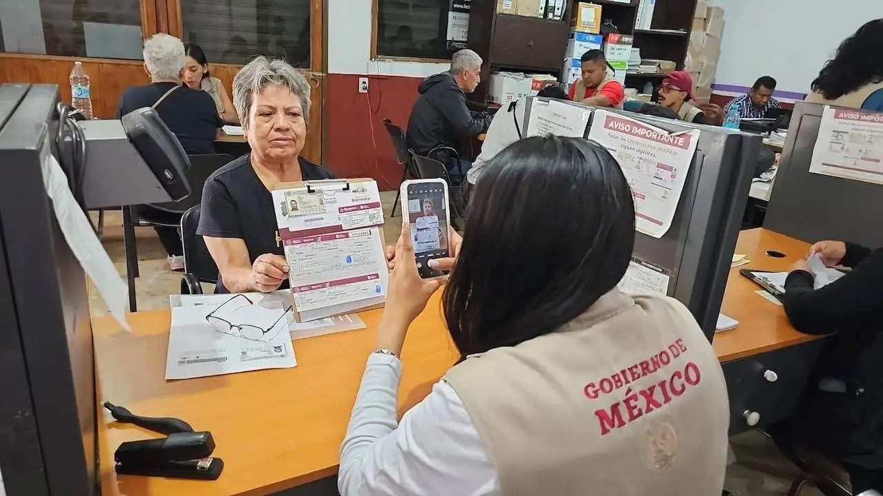 Sheinbaum Anuncia Aguinaldo Extra para Adultos Mayores: ¿Quiénes Cobrarán en 2026?