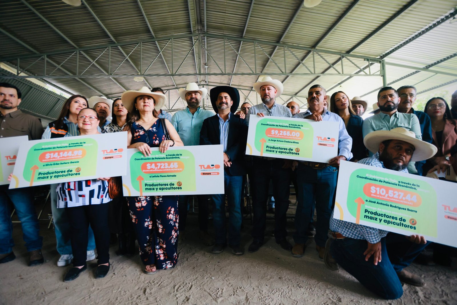 Apoya Tlajo a productores de maíz y miel