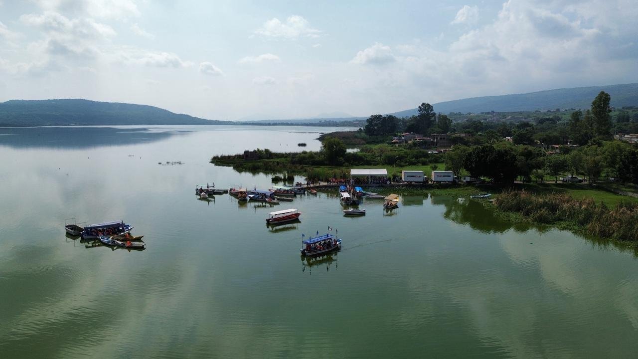 Tlajomulco despliega macrobrigada para preservar la Laguna de Cajititlán