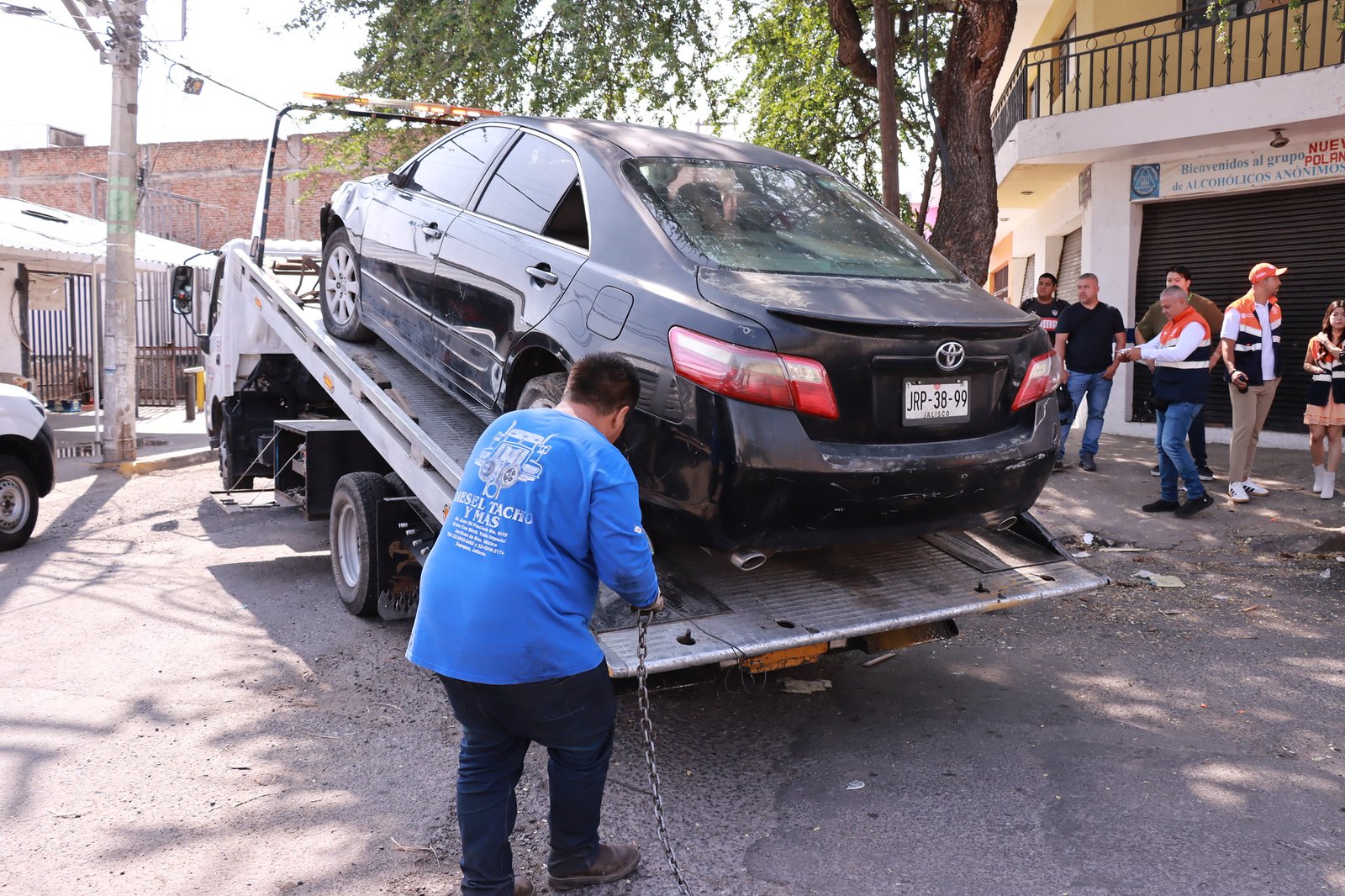 Refuerza Guadalajara retiro de autos abandonados