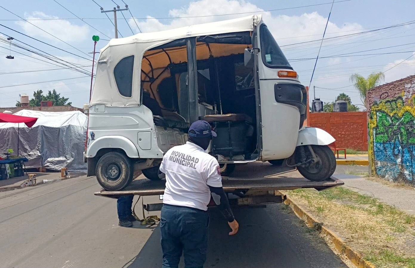 Aseguran 49 vehículos en operativo; los envían al corralón