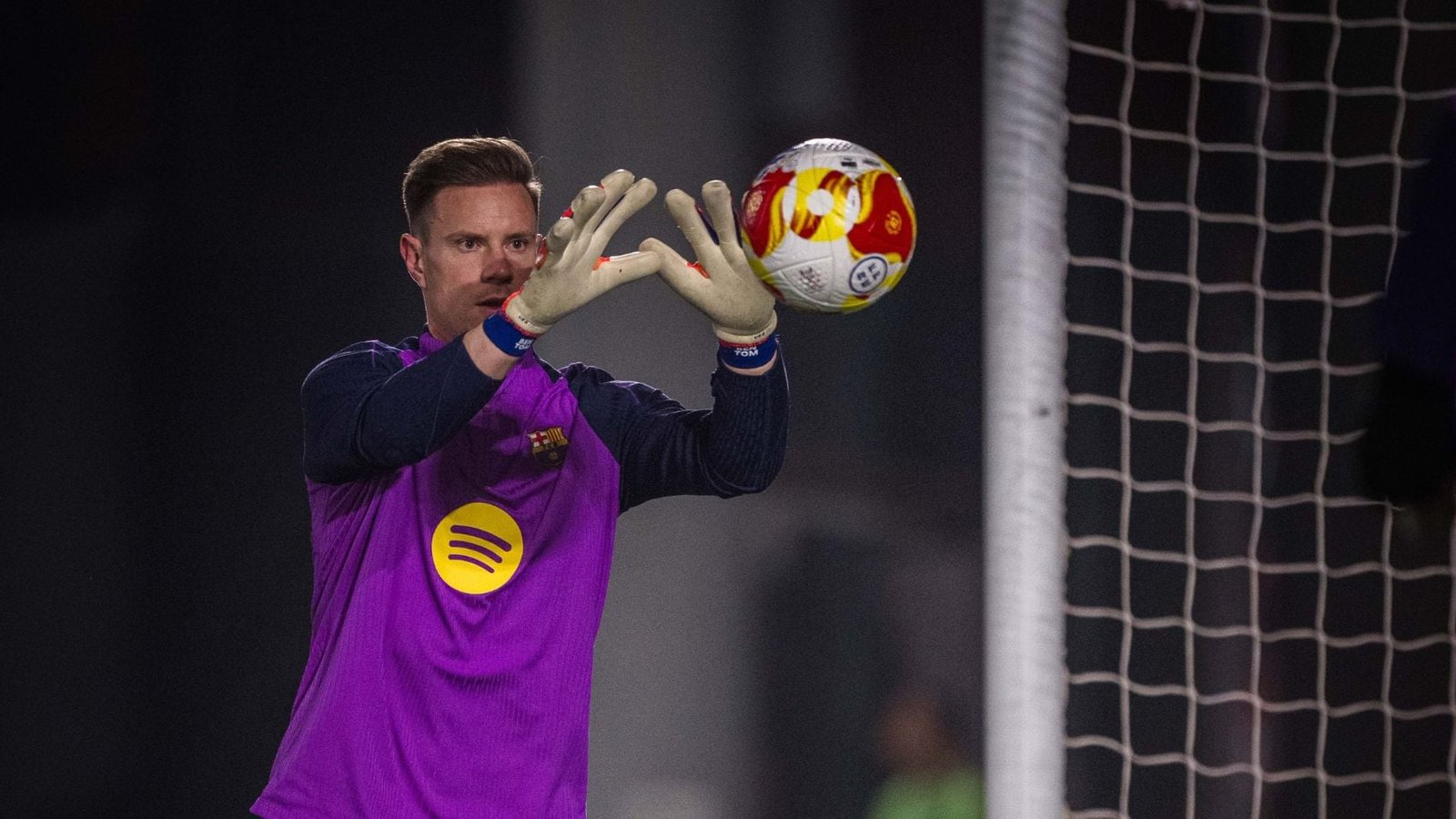 Golpe al Barça: Ter Stegen Busca Resurgir en el Ajax