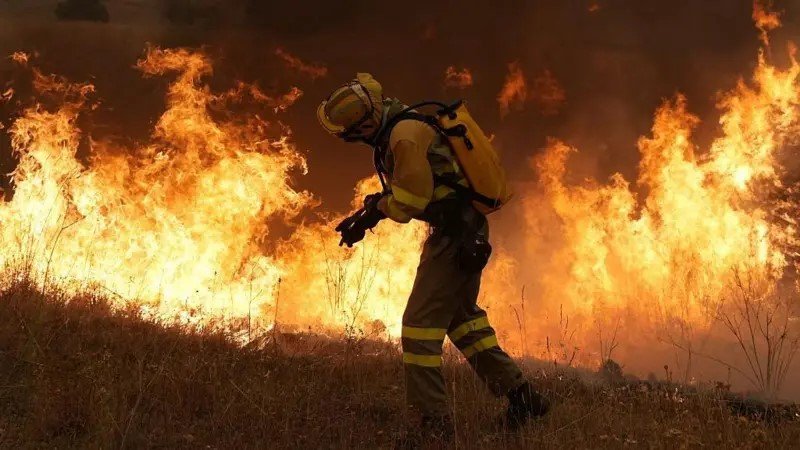 Europa en Llamas: El Grito Desesperado de Miles ante la Catástrofe Incendiaria