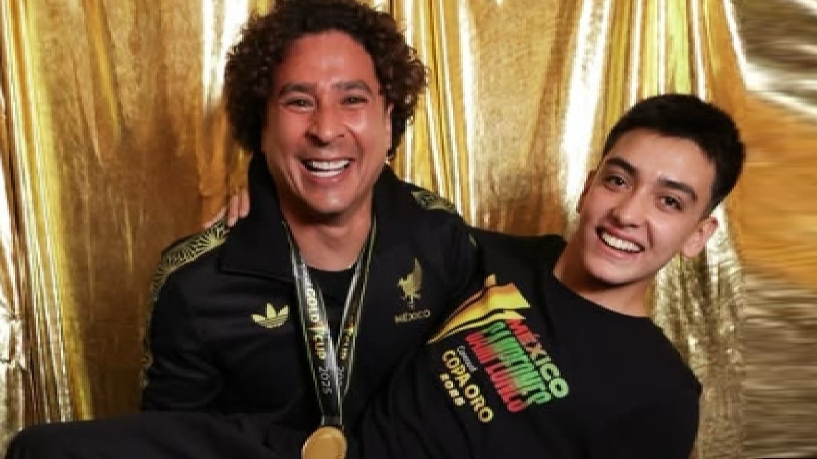 Hermandad del Tri: Ochoa Impulsa el Futuro de Gilberto Mora tras Graduación