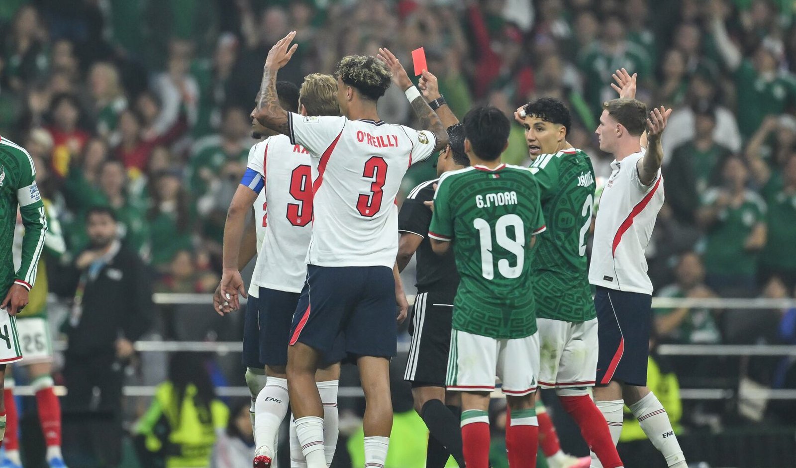 El precio de la imprudencia: FIFA sanciona dos partidos a Quansah por patada