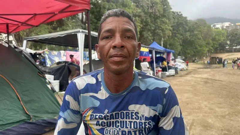Un Mes de Desesperación: Familias Venezolanas Buscan Cierre Entre las Ruinas Sísmicas