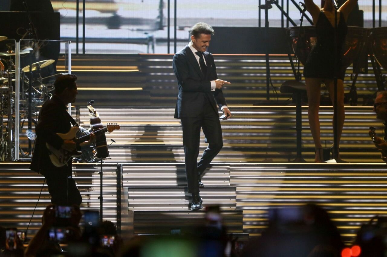 Luis Miguel Ilumina México: Despeja Sombras y Confirma Actividad Profesional